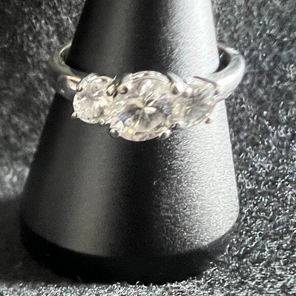 Sterling Silver 3-Stone QZ Ring - Picture 7 of 9